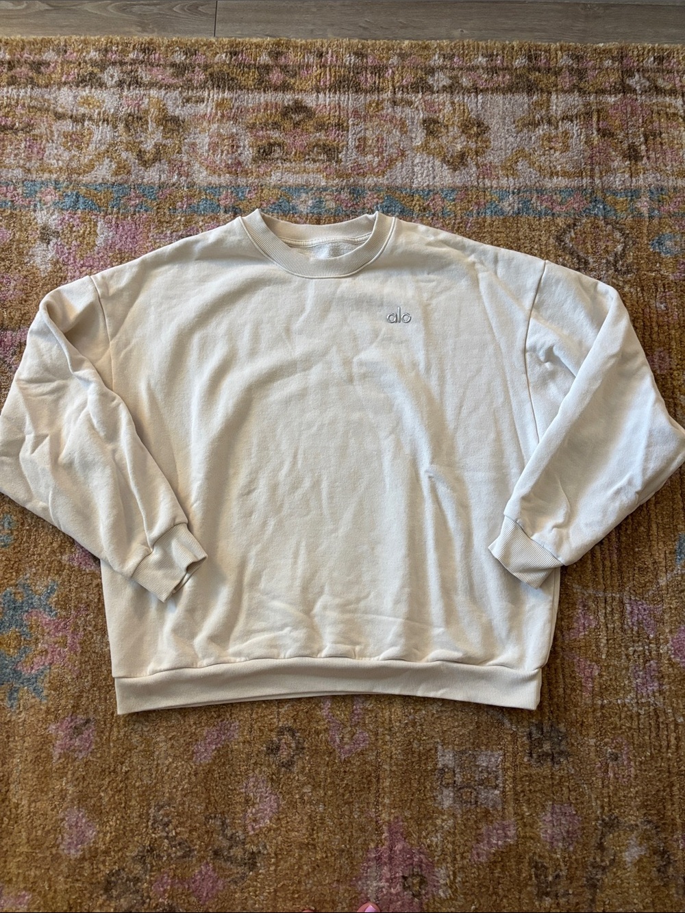 Alo pullover in cream